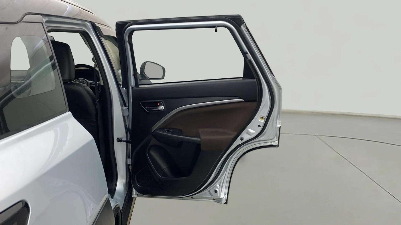 2022 Maruti BREZZA ZXI + AT SMART HYBRID, Petrol, Automatic, 26,064 km, RHS Rear Door