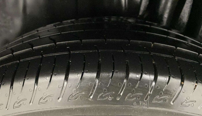 2022 Maruti BREZZA ZXI + AT SMART HYBRID, Petrol, Automatic, 26,064 km, Left Rear Tyre Tread