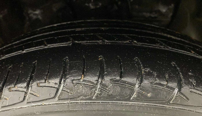 2019 Hyundai Elite i20 SPORTZ PLUS 1.2, Petrol, Manual, 45,288 km, Right Front Tyre Tread