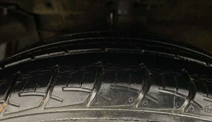 2018 Maruti Ciaz ZETA 1.5 SHVS MT PETROL, Petrol, Manual, 41,478 km, Left Front Tyre Tread