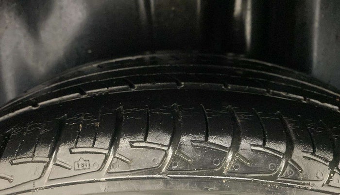 2018 Maruti Ciaz ZETA 1.5 SHVS MT PETROL, Petrol, Manual, 41,478 km, Left Rear Tyre Tread
