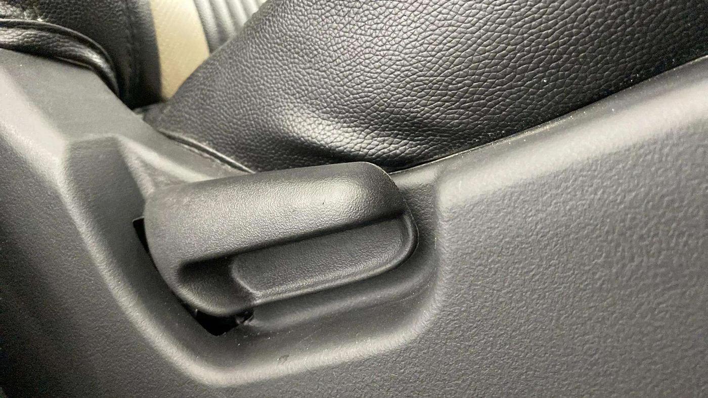 2018 Maruti Wagon R 1.0 VXI, Petrol, Manual, 17,292 km, Driver Side Adjustment Panel