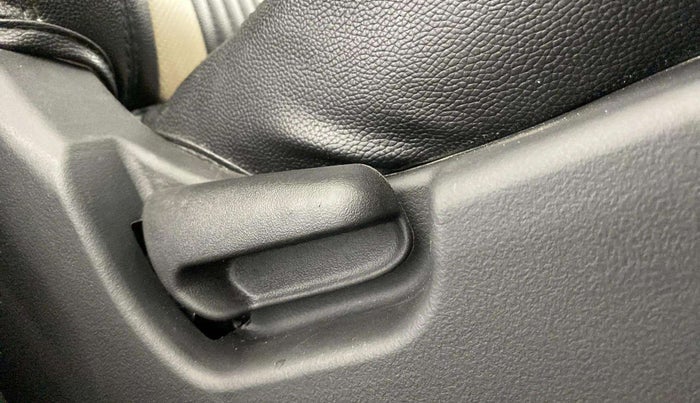 2018 Maruti Wagon R 1.0 VXI, Petrol, Manual, 16,981 km, Driver Side Adjustment Panel