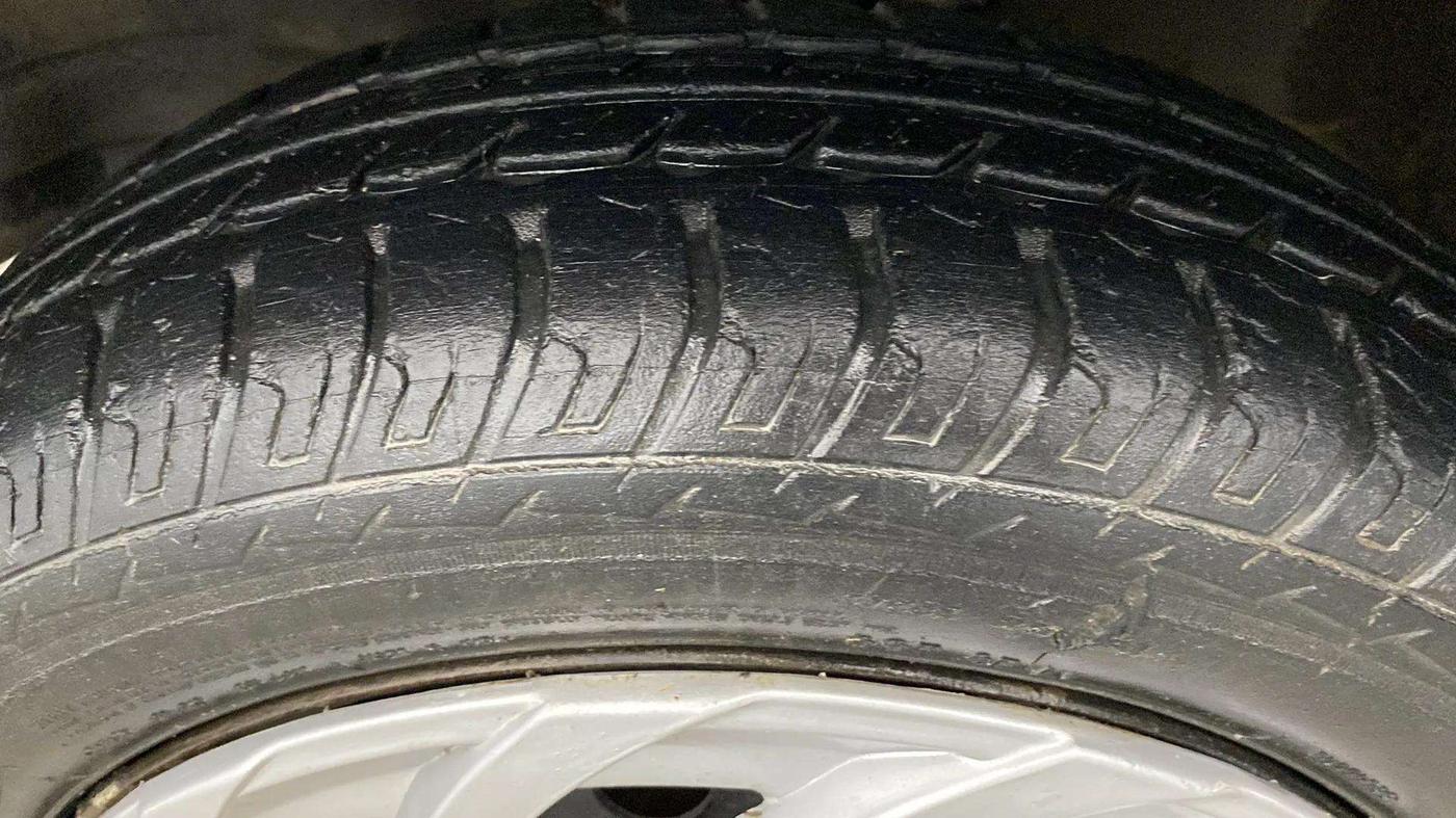 2018 Maruti Wagon R 1.0 VXI, Petrol, Manual, 17,292 km, Left Rear Tyre Tread
