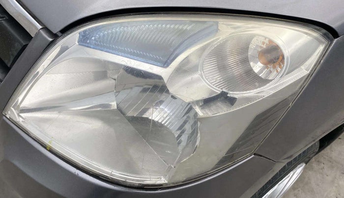 2018 Maruti Wagon R 1.0 VXI, Petrol, Manual, 16,981 km, Left headlight - Clamp has minor damage