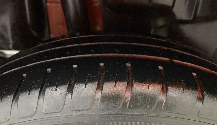 2020 Maruti Swift VXI, Petrol, Manual, 73,322 km, Right Rear Tyre Tread