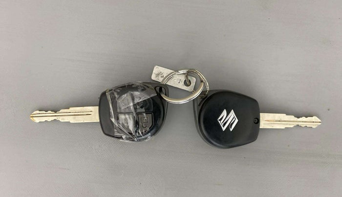 2020 Maruti Swift VXI, Petrol, Manual, 73,322 km, Key Close Up