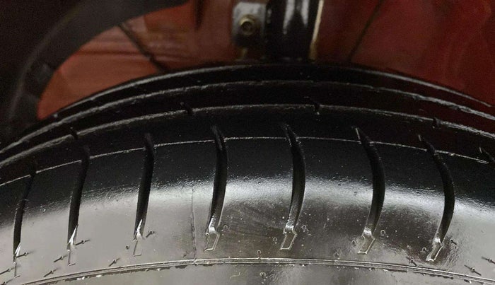2020 Maruti Swift VXI, Petrol, Manual, 73,322 km, Left Front Tyre Tread