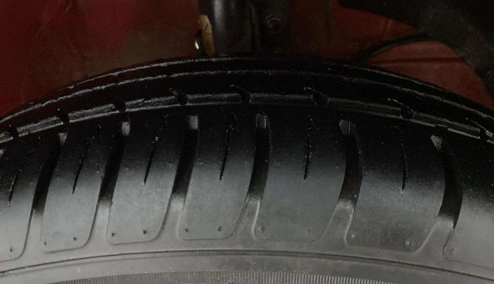 2020 Maruti Swift VXI, Petrol, Manual, 73,322 km, Right Front Tyre Tread