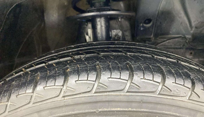 2021 Maruti Baleno DELTA PETROL 1.2, Petrol, Manual, 36,632 km, Right Front Tyre Tread