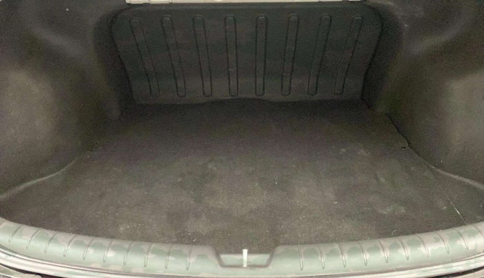 2018 Hyundai Verna 1.6 VTVT SX O, Petrol, Manual, 38,837 km, Boot Inside