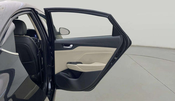 2018 Hyundai Verna 1.6 VTVT SX O, Petrol, Manual, 38,837 km, RHS Rear Door