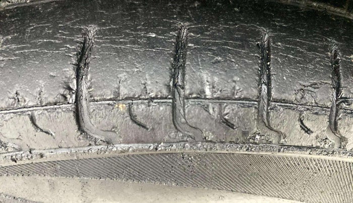 2014 Maruti Alto 800 LXI, Petrol, Manual, 72,071 km, Left Front Tyre Tread