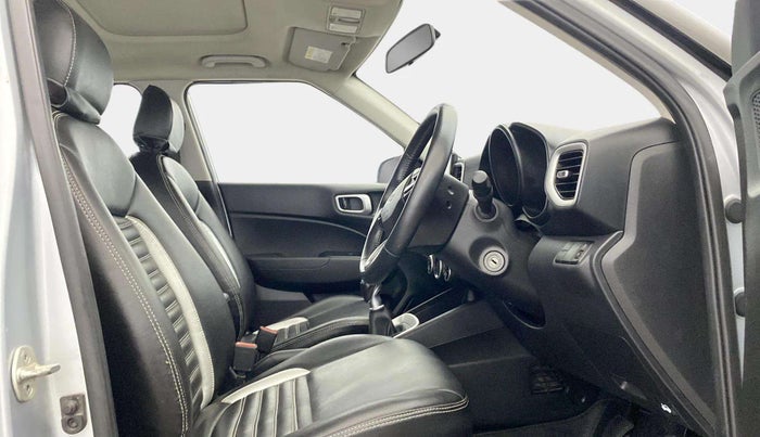 2020 Hyundai VENUE SX 1.0 TURBO, Petrol, Manual, 33,549 km, Right Side Front Door Cabin
