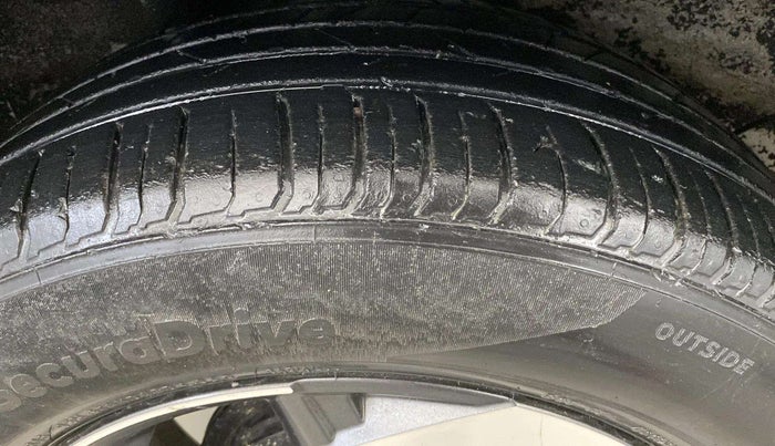 2020 Hyundai VENUE SX 1.0 TURBO, Petrol, Manual, 33,549 km, Left Rear Tyre Tread