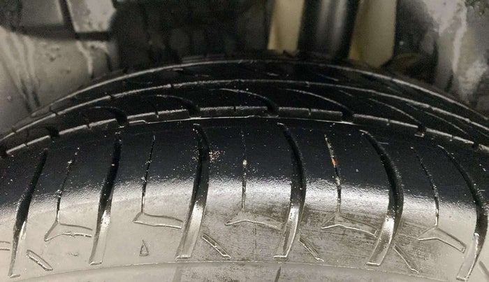 2021 Maruti Swift VXI, Petrol, Manual, 65,179 km, Left Rear Tyre Tread