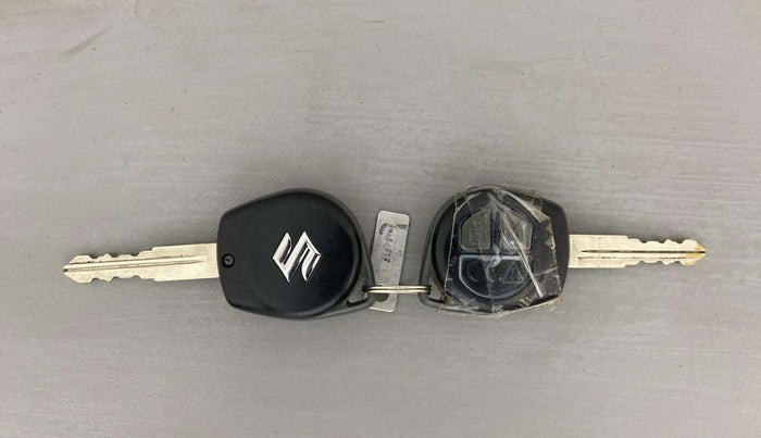 2021 Maruti Swift VXI, Petrol, Manual, 65,179 km, Key Close Up