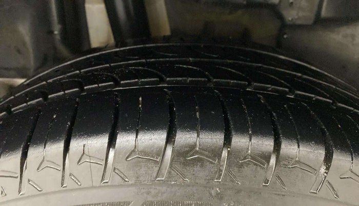 2021 Maruti Swift VXI, Petrol, Manual, 65,179 km, Right Rear Tyre Tread
