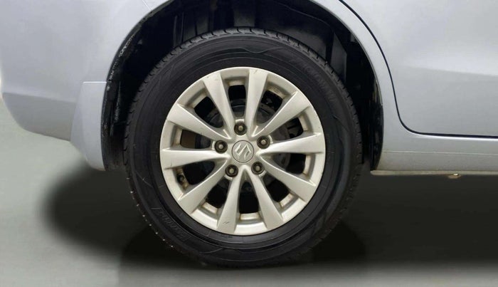 2014 Maruti Ertiga ZXI, Petrol, Manual, 86,999 km, Right Rear Wheel