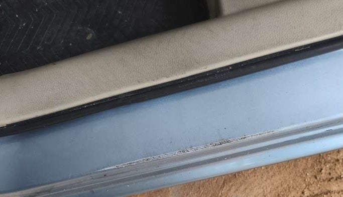 2014 Maruti Ertiga ZXI, Petrol, Manual, 86,999 km, Left running board - Minor scratches
