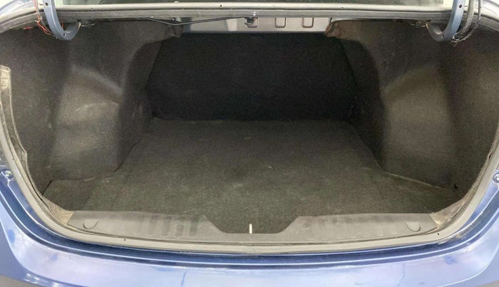 2019 Maruti Ciaz DELTA 1.5 SHVS MT PETROL, Petrol, Manual, 66,826 km, Boot Inside
