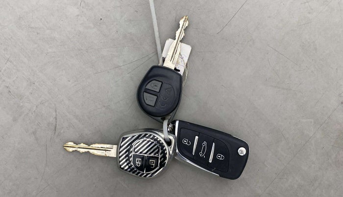 2019 Maruti Ciaz DELTA 1.5 SHVS MT PETROL, Petrol, Manual, 66,826 km, Key Close Up