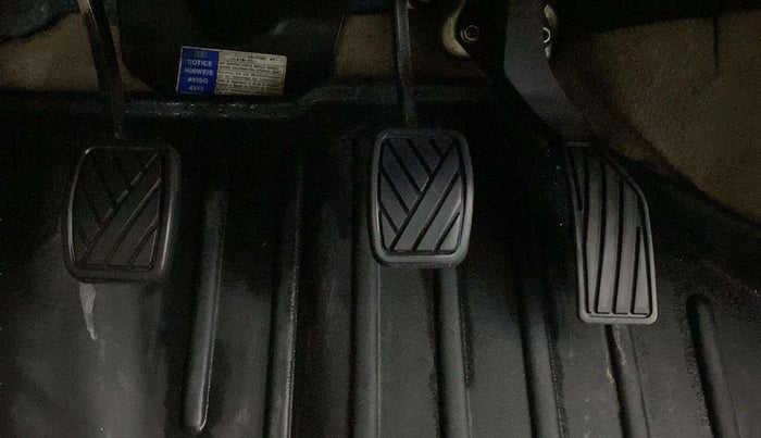 2019 Maruti Ciaz DELTA 1.5 SHVS MT PETROL, Petrol, Manual, 66,826 km, Pedals