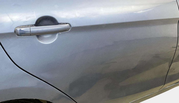 2019 Maruti Ciaz DELTA 1.5 SHVS MT PETROL, Petrol, Manual, 66,826 km, Right rear door - Minor scratches