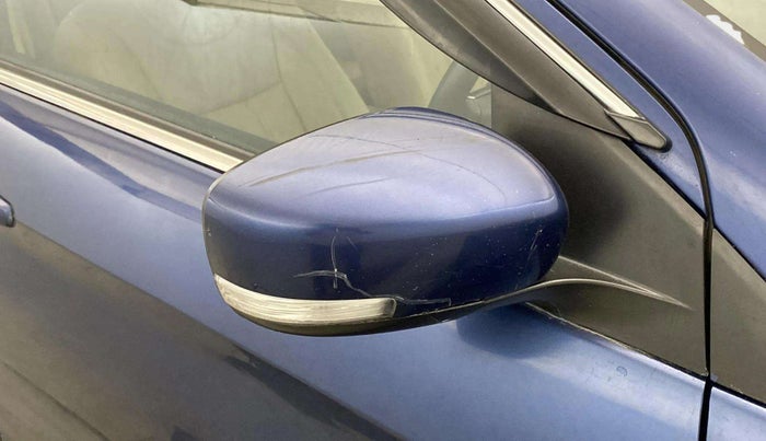 2019 Maruti Ciaz DELTA 1.5 SHVS MT PETROL, Petrol, Manual, 66,826 km, Right rear-view mirror - Cover has minor damage