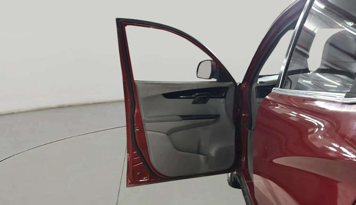 2017 Mahindra Kuv100 K6 6 STR, Petrol, Manual, 73,764 km, LHS Front Door