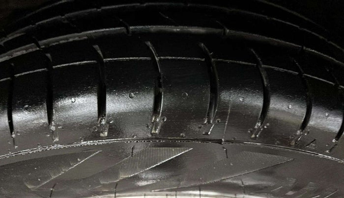 2017 Mahindra Kuv100 K6 6 STR, Petrol, Manual, 73,764 km, Left Front Tyre Tread