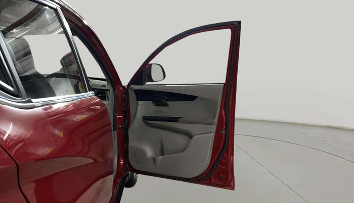 2017 Mahindra Kuv100 K6 6 STR, Petrol, Manual, 73,764 km, RHS Front Door