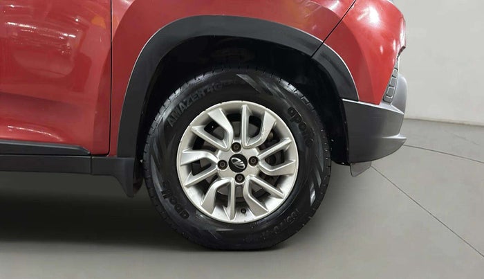 2017 Mahindra Kuv100 K6 6 STR, Petrol, Manual, 73,764 km, Right Front Wheel