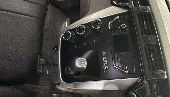 2017 Mahindra Kuv100 K6 6 STR, Petrol, Manual, 73,764 km, Gear Lever