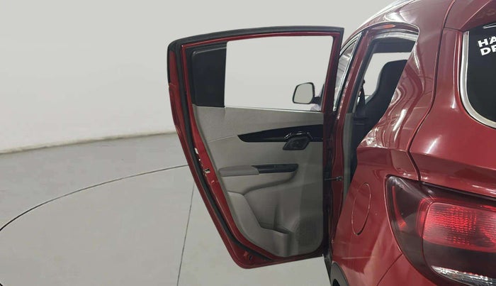 2017 Mahindra Kuv100 K6 6 STR, Petrol, Manual, 73,764 km, LHS Rear Door