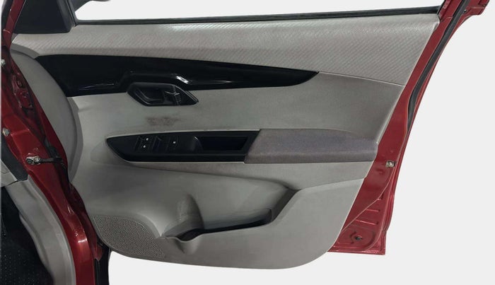 2017 Mahindra Kuv100 K6 6 STR, Petrol, Manual, 73,764 km, Driver Side Door Panels Control