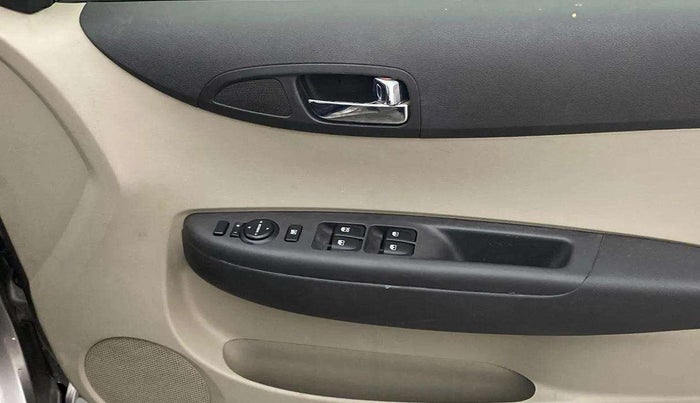 2013 Hyundai i20 ASTA 1.2, Petrol, Manual, 89,119 km, Driver Side Door Panels Control