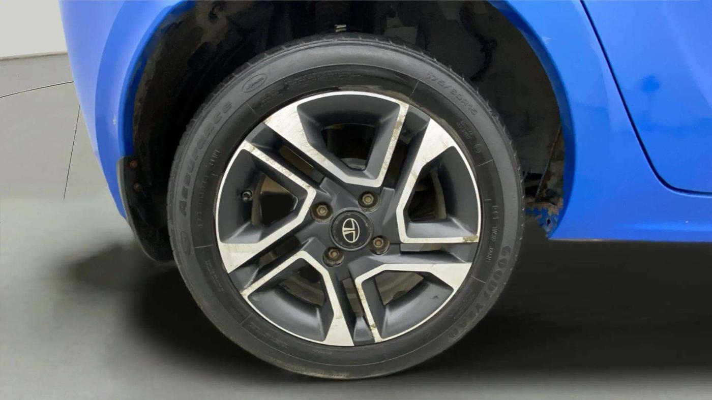 2020 Tata Tiago XZ PLUS PETROL, Petrol, Manual, 23,863 km, Right Rear Wheel