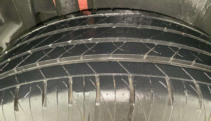 2020 Maruti Vitara Brezza ZXI, Petrol, Manual, 19,566 km, Right Rear Tyre Tread