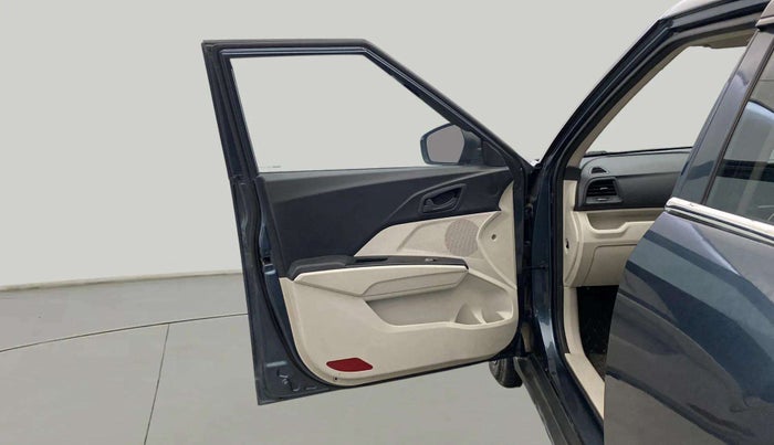 2020 Mahindra XUV300 W4 1.5 DIESEL, Diesel, Manual, 45,389 km, LHS Front Door