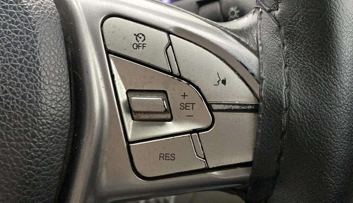 2020 Mahindra XUV300 W4 1.5 DIESEL, Diesel, Manual, 45,389 km, Adaptive Cruise Control
