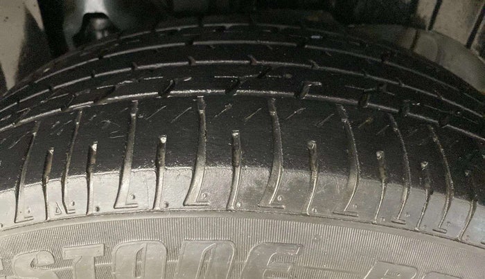 2020 Mahindra XUV300 W4 1.5 DIESEL, Diesel, Manual, 45,389 km, Left Rear Tyre Tread