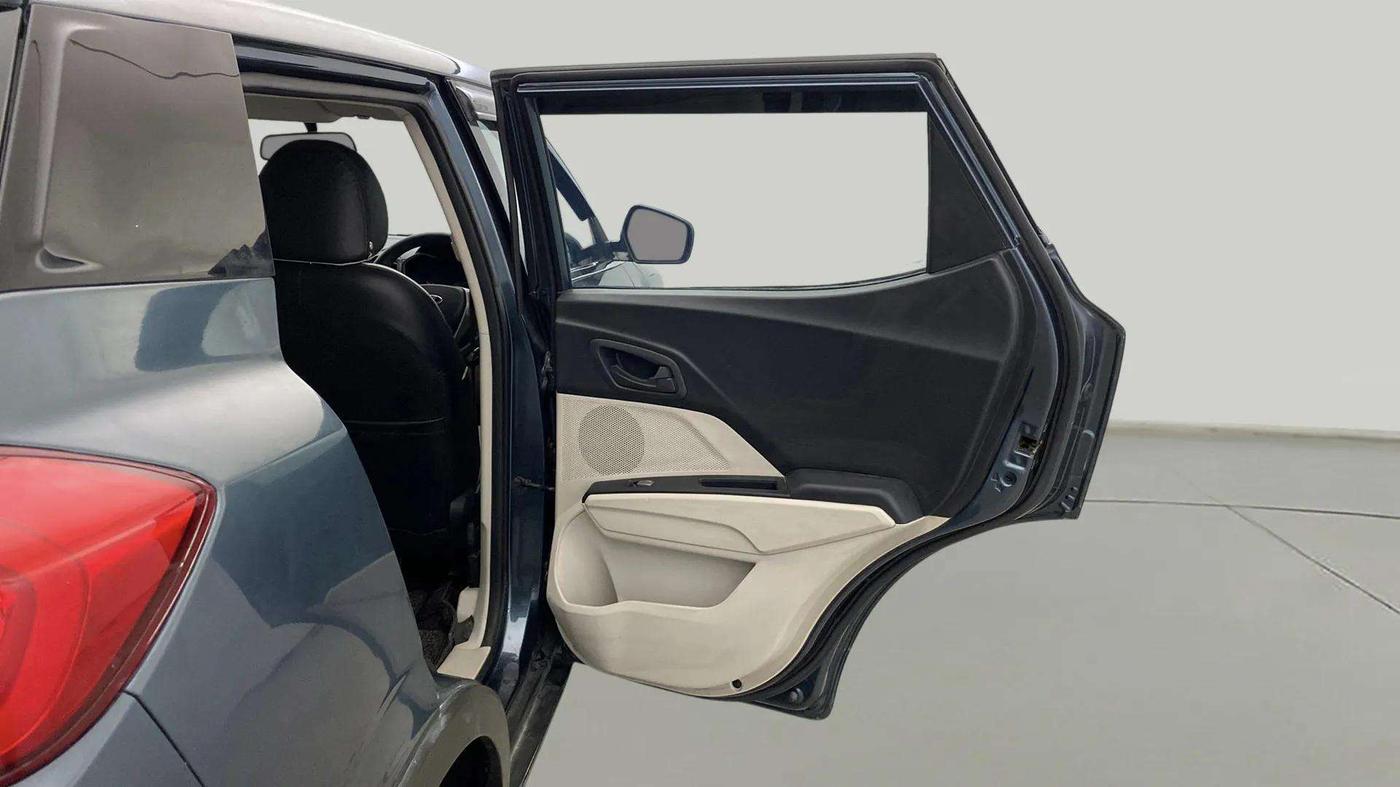 2020 Mahindra XUV300 W4 1.5 DIESEL, Diesel, Manual, 45,508 km, RHS Rear Door