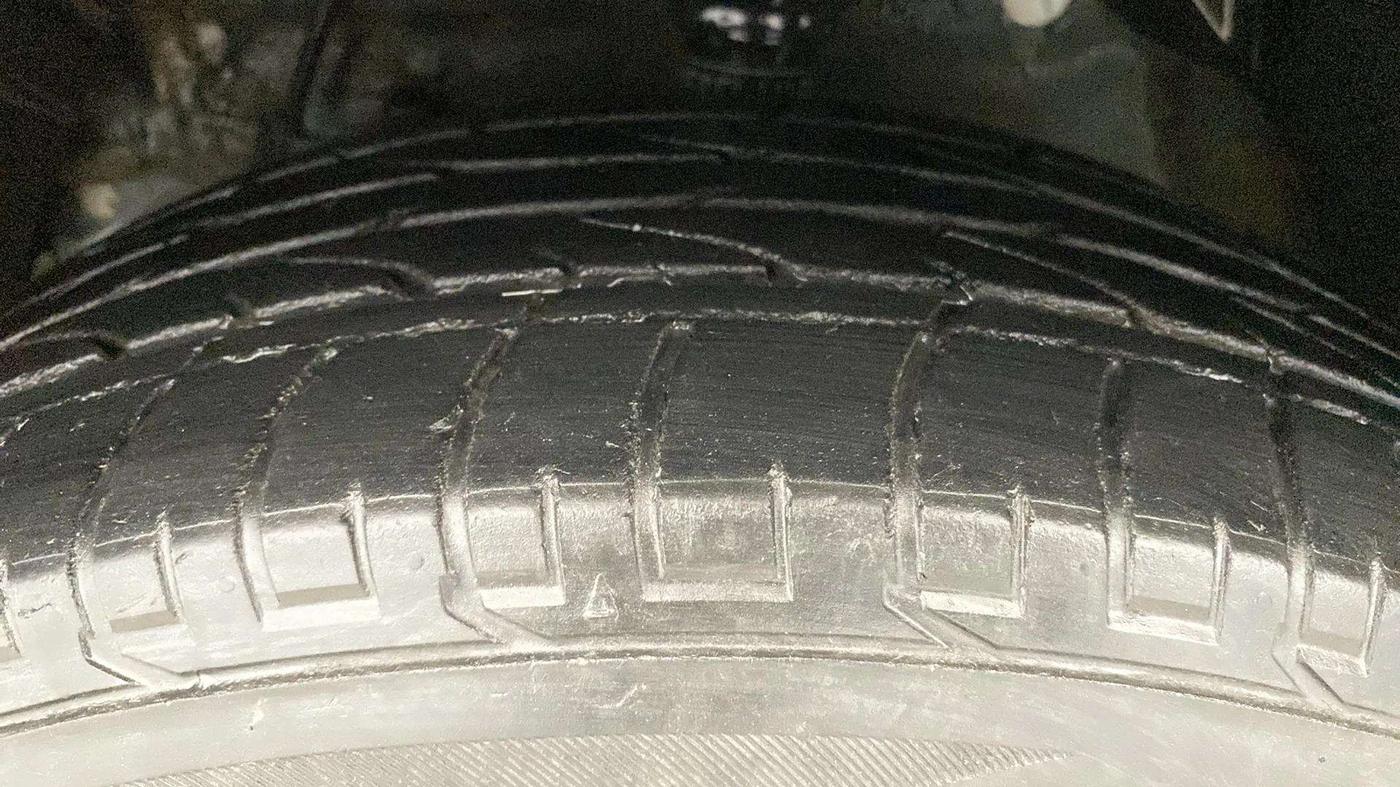 2020 Mahindra XUV300 W4 1.5 DIESEL, Diesel, Manual, 45,508 km, Left Front Tyre Tread