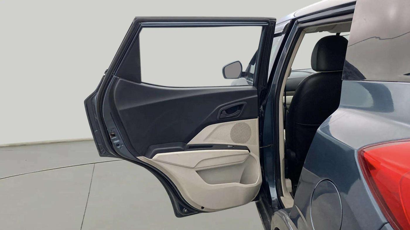 2020 Mahindra XUV300 W4 1.5 DIESEL, Diesel, Manual, 45,508 km, LHS Rear Door