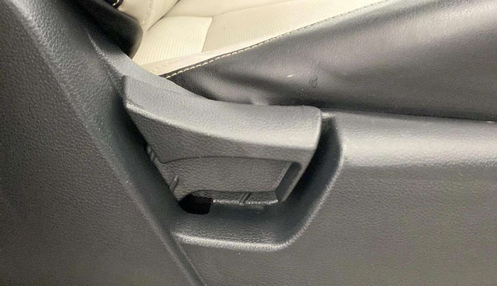 2020 Mahindra XUV300 W4 1.5 DIESEL, Diesel, Manual, 45,389 km, Driver Side Adjustment Panel
