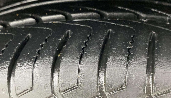 2020 Ford Ecosport TITANIUM + 1.5L PETROL AT, Petrol, Automatic, 27,218 km, Right Front Tyre Tread