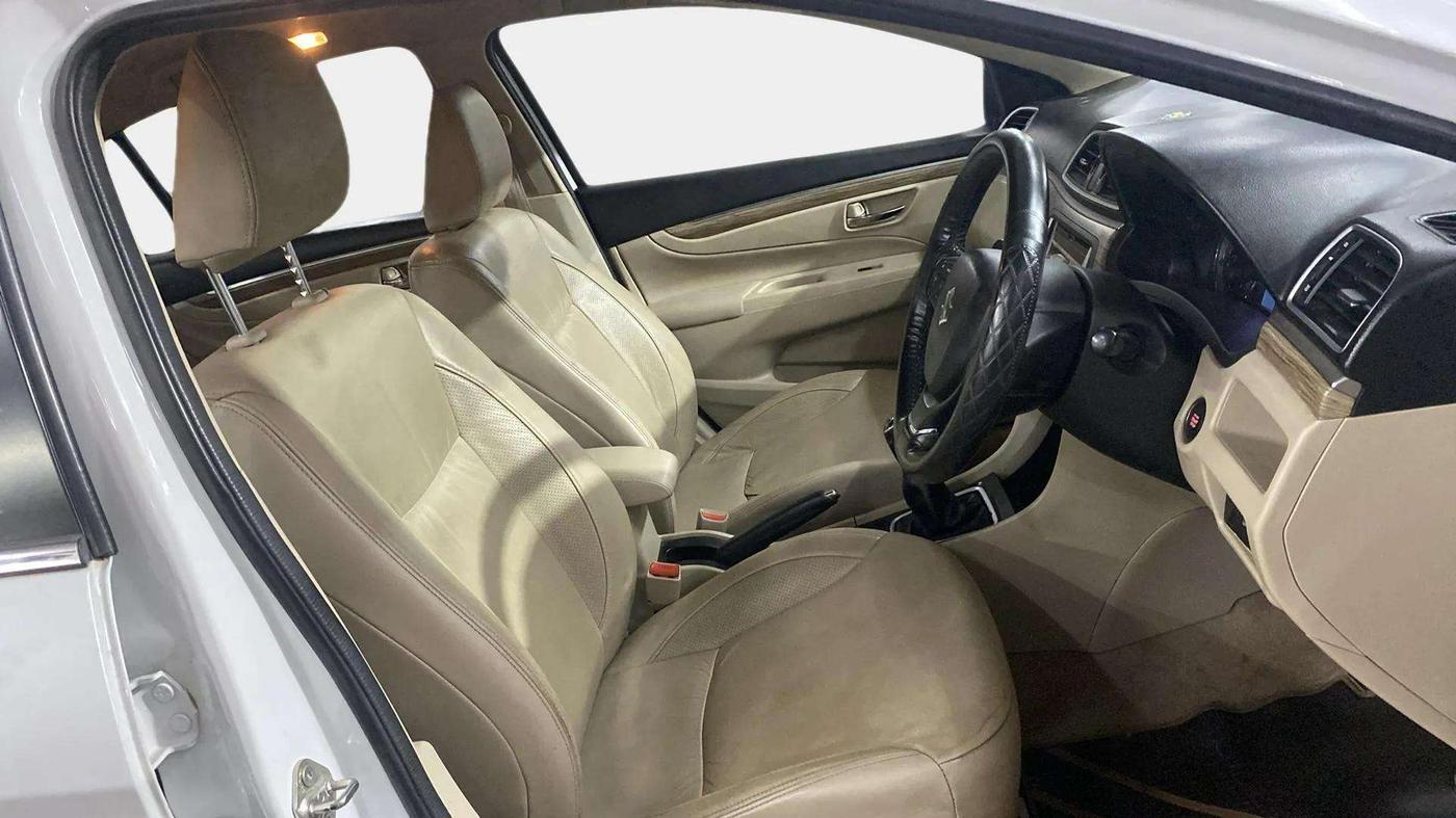 2020 Maruti Ciaz ALPHA 1.5 SHVS PETROL, Petrol, Manual, 55,345 km, Right Side Front Door Cabin