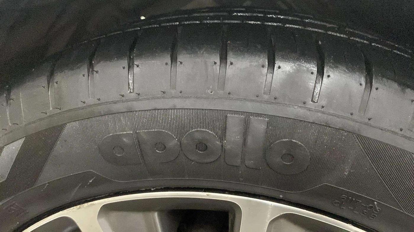 2020 Maruti Ciaz ALPHA 1.5 SHVS PETROL, Petrol, Manual, 55,345 km, Left Front Tyre Tread