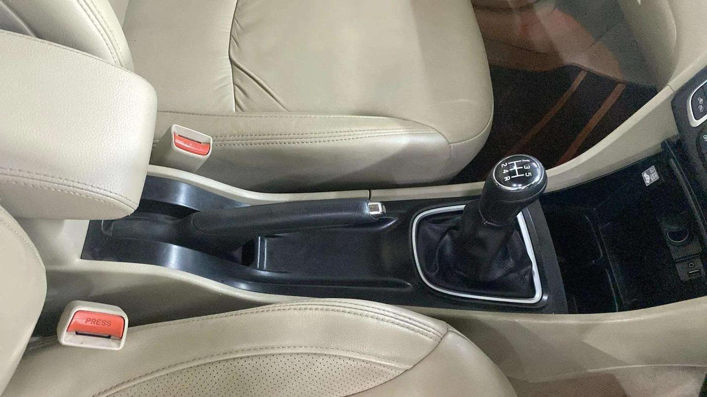 2020 Maruti Ciaz ALPHA 1.5 SHVS PETROL, Petrol, Manual, 55,345 km, Gear Lever